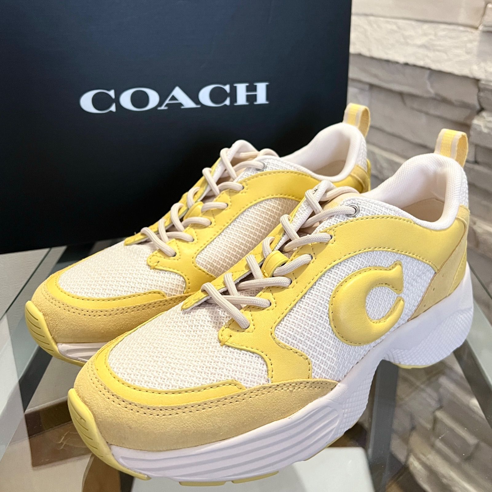 Coach】コーチ ロゴ ストライダー スニーカー 黄色 - メルカリ