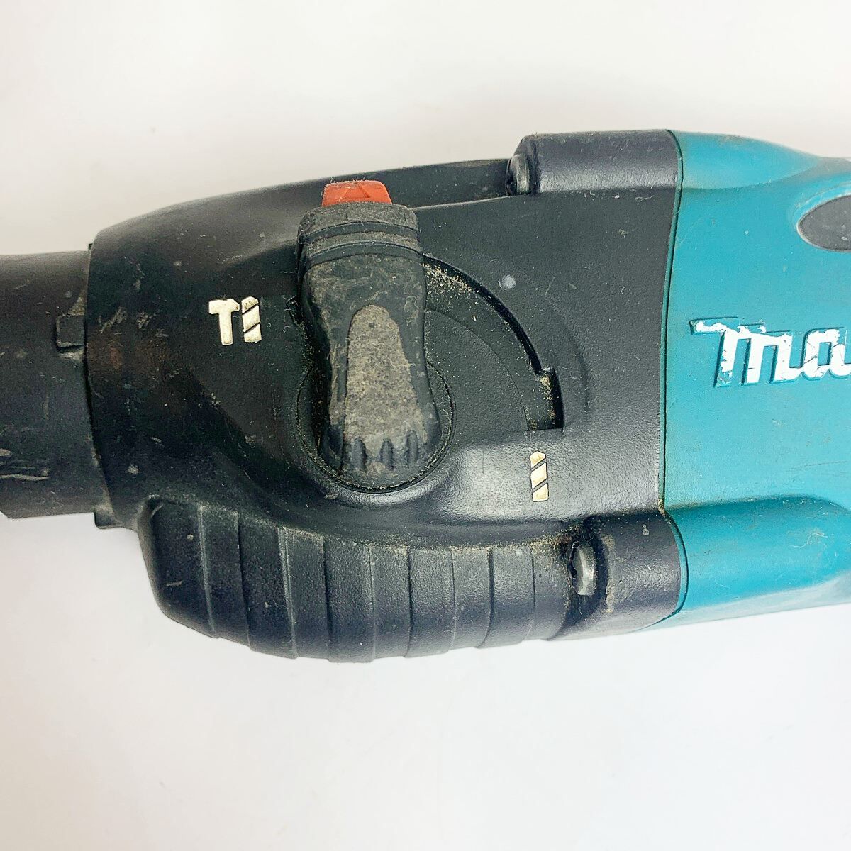 ♭♭MAKITA マキタ 16mm 充電式ハンマドリル　14.4Ｖ HR162D