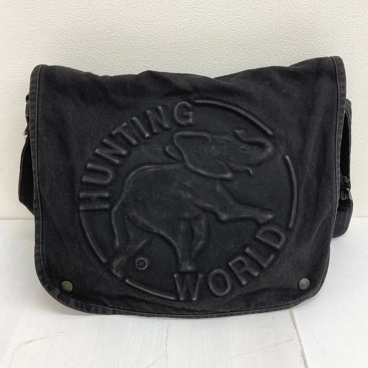 ハンティングワールド　ショルダーバッグ　メッセンジャー　デニム　ブラック HUNTING WORLD ハンティングワールド ショルダーバック