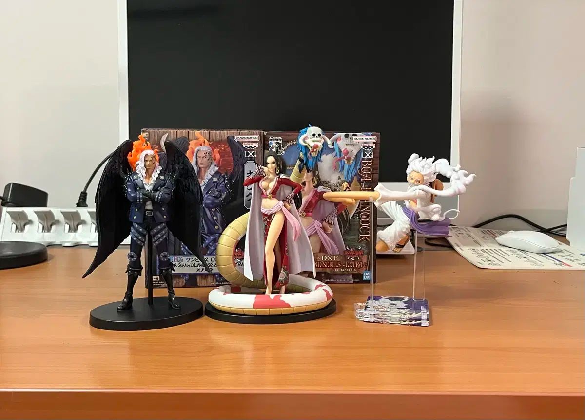 ワンピース　フィギュアまとめ売り 新品未開封】ワンピース プライズフィギュア まとめ売り 21体