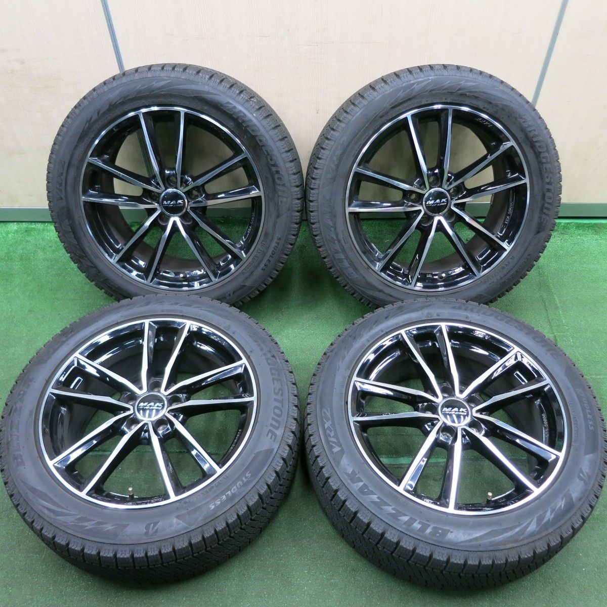 バリ溝美品‼️アルファード外し235/50R18 BLIZZAK VRX2 4本 バリ溝美品‼️アルファード外し235/50R18 BLIZZAK VRX2 4本