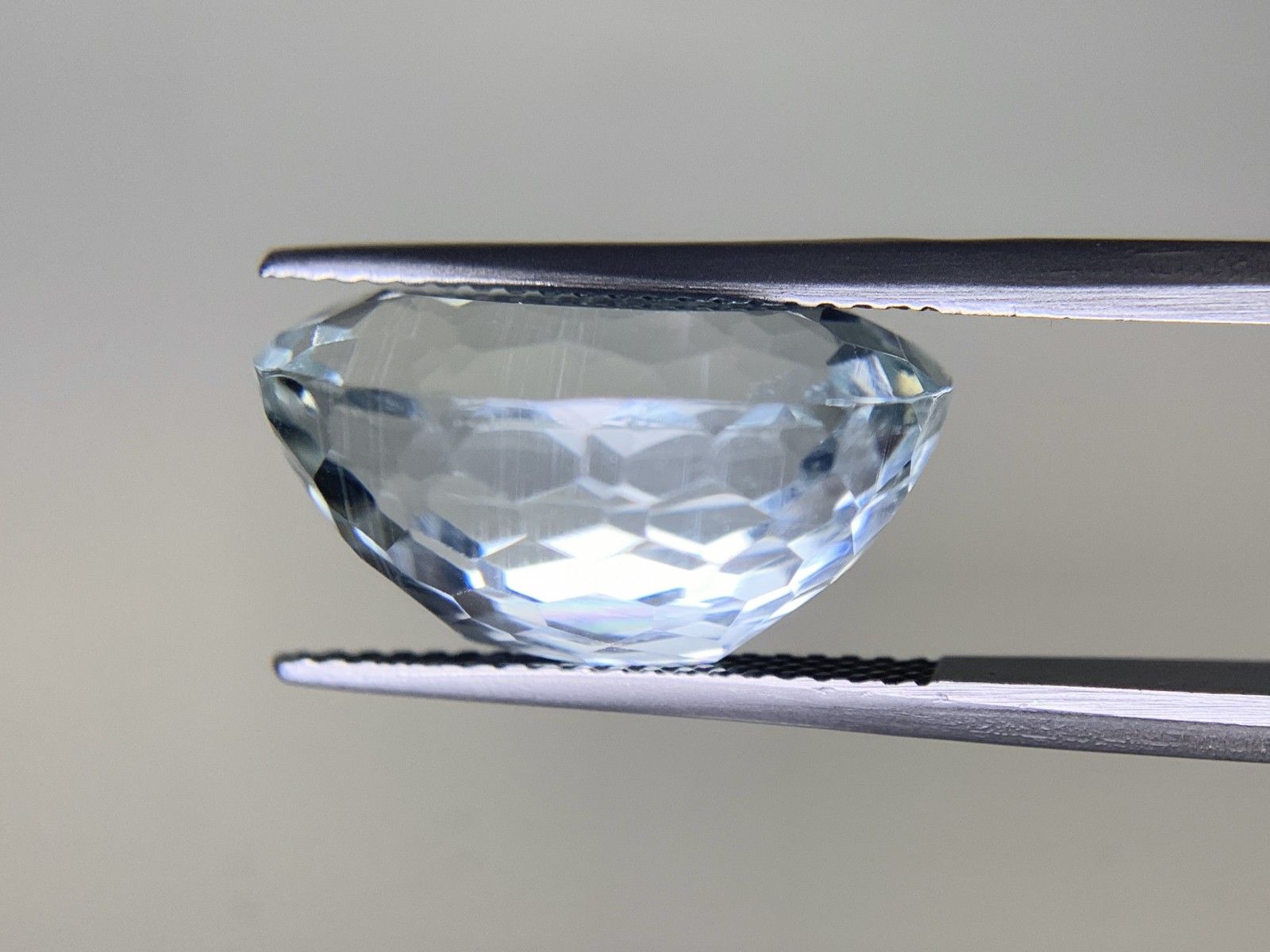 縦17.19㎜×横13.28㎜×高さ9.35㎜