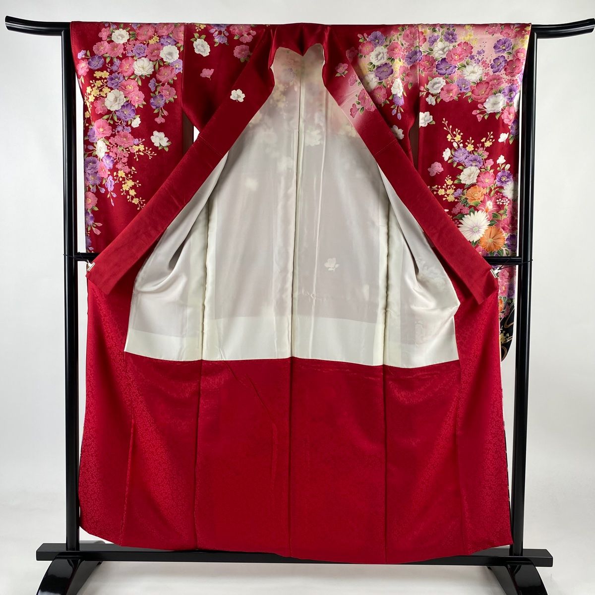 振袖 身丈158cm 裄丈64.5cm M 袷 草花 金彩 染め分け えんじ色 正絹 美品 秀品 中古 振袖 身丈158cm 裄丈64.5cm M 袷 花丸文 蝶 金糸 金彩 山吹色