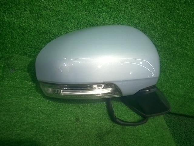 プリウス ZVW30 右ドアミラー 1F7 シルバー 87910-47140 美品 ZVW 30 プリウス ドアミラー 左右 US シルバー 1F7 - メルカリ