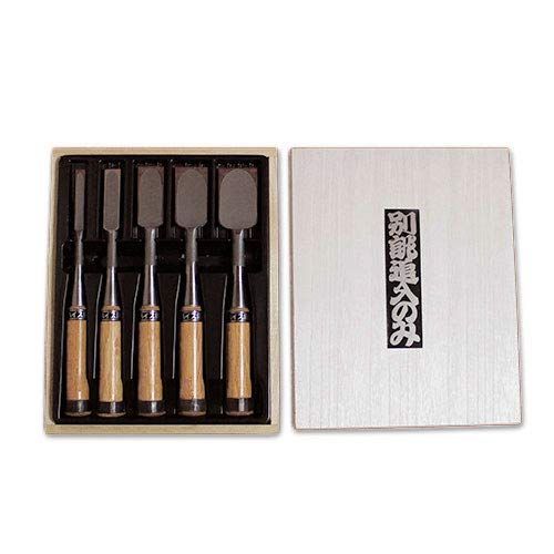 お見逃しなく! ハイス鋼 追入鑿 赤樫柄 5本組 木箱入 集成材鑿