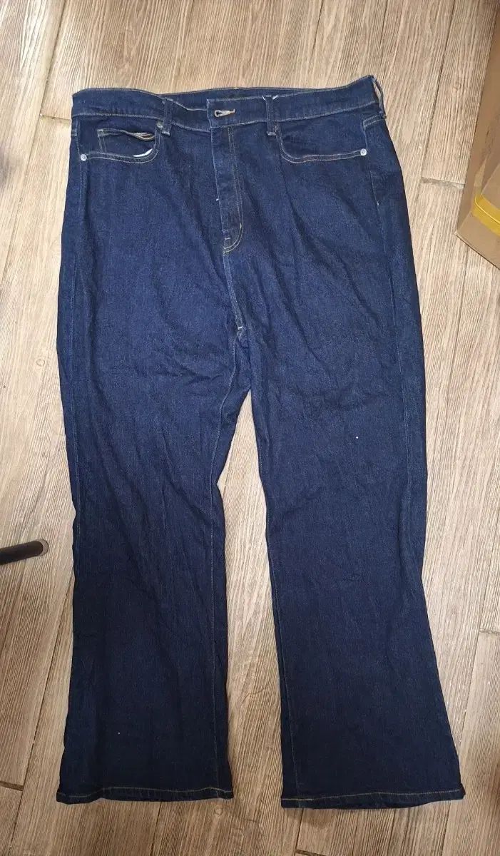 未使用 UNIQLO(ユニクロ) デニム 36 サイズ (巻尺の写真 参考