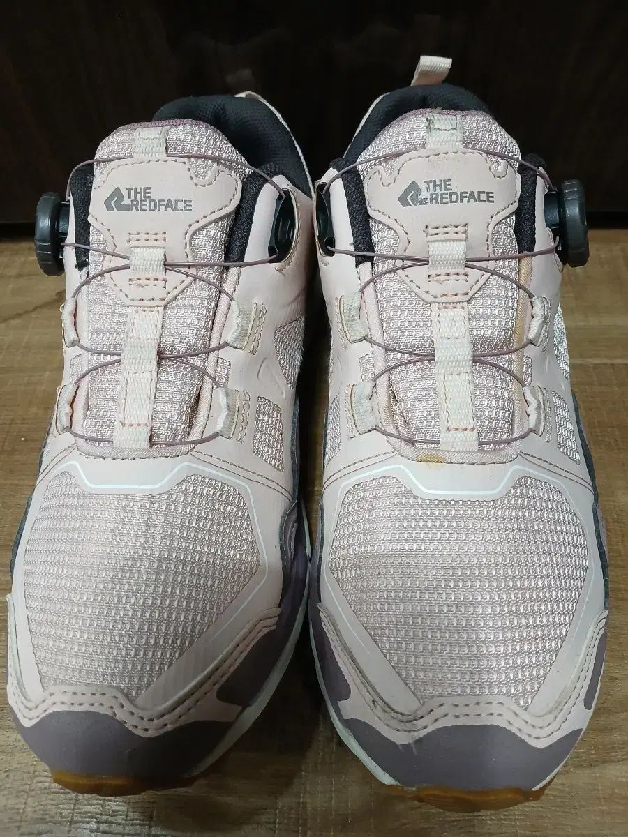 【売り尽くし！】 ザ レッドフェイス ピンク 登山靴 245 最大90％オフ!