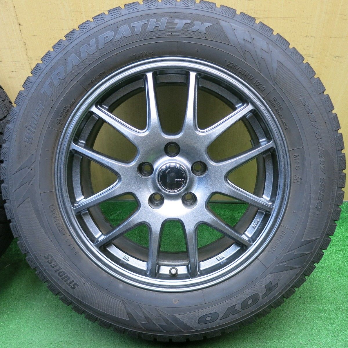 225|65R17
