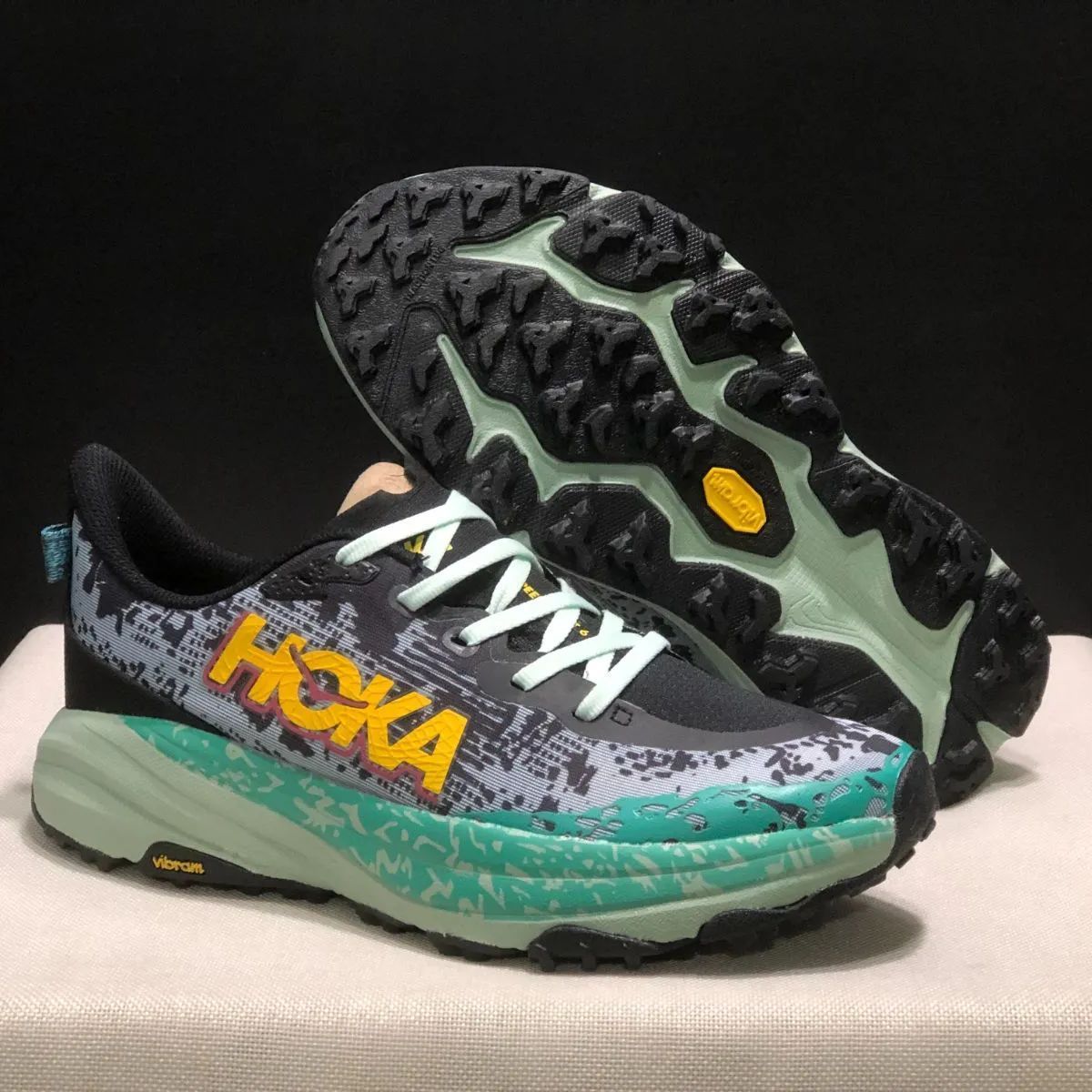 HOKA ONE ONE SPEEDGOAT 6 極厚ミッドソールのクッション性と軽量設計 