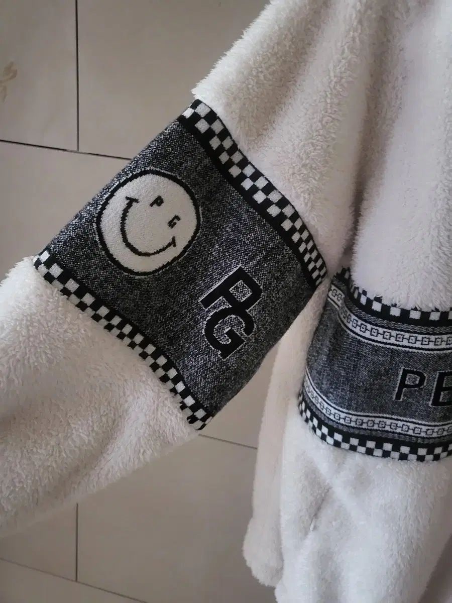 パンプス パーリーゲイツ スマイル ボア 防風ジップアップ 最安価に挑戦！