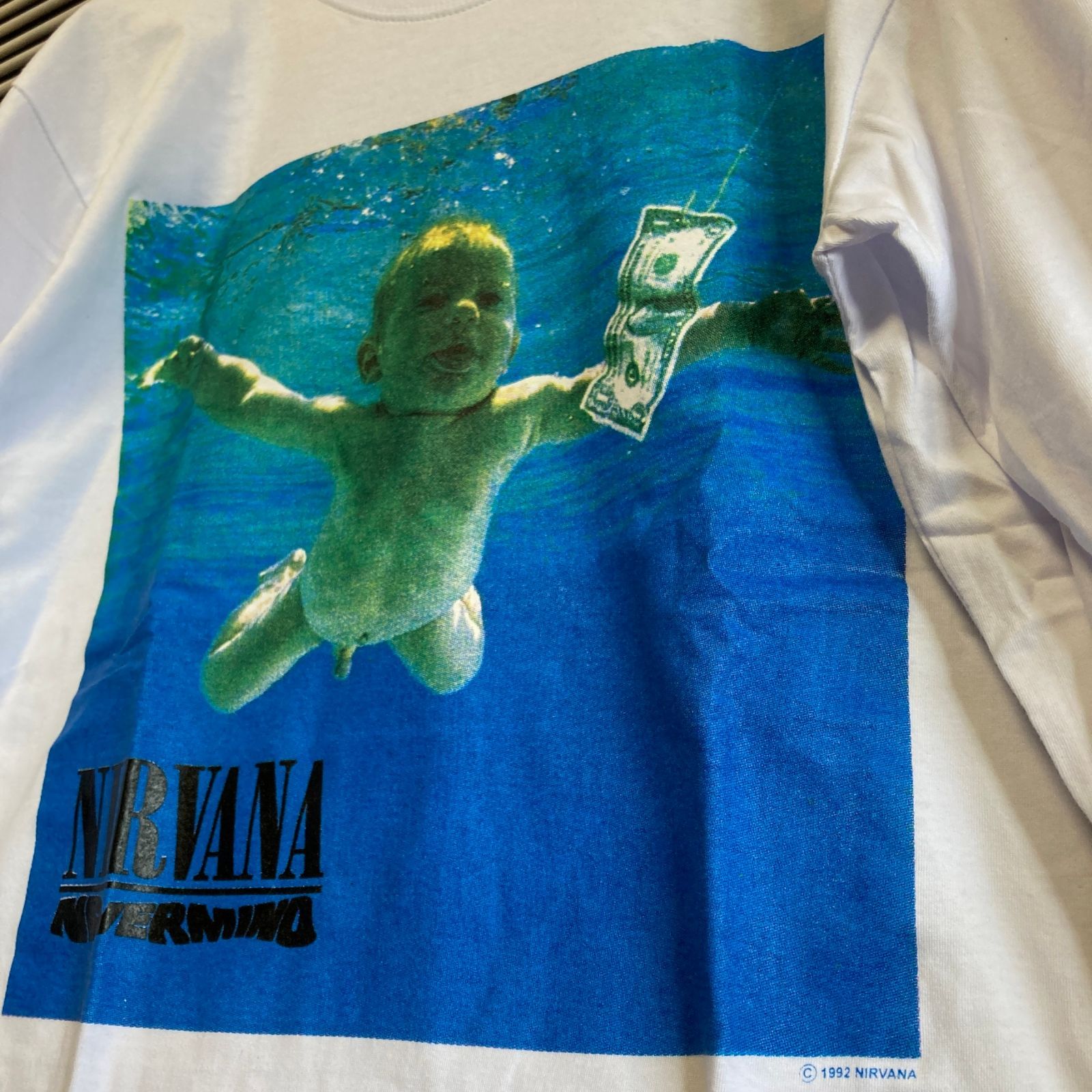 ◉ ニルバーナ NIRVANA カートコバーン 赤ちゃん ネバーマインド 白