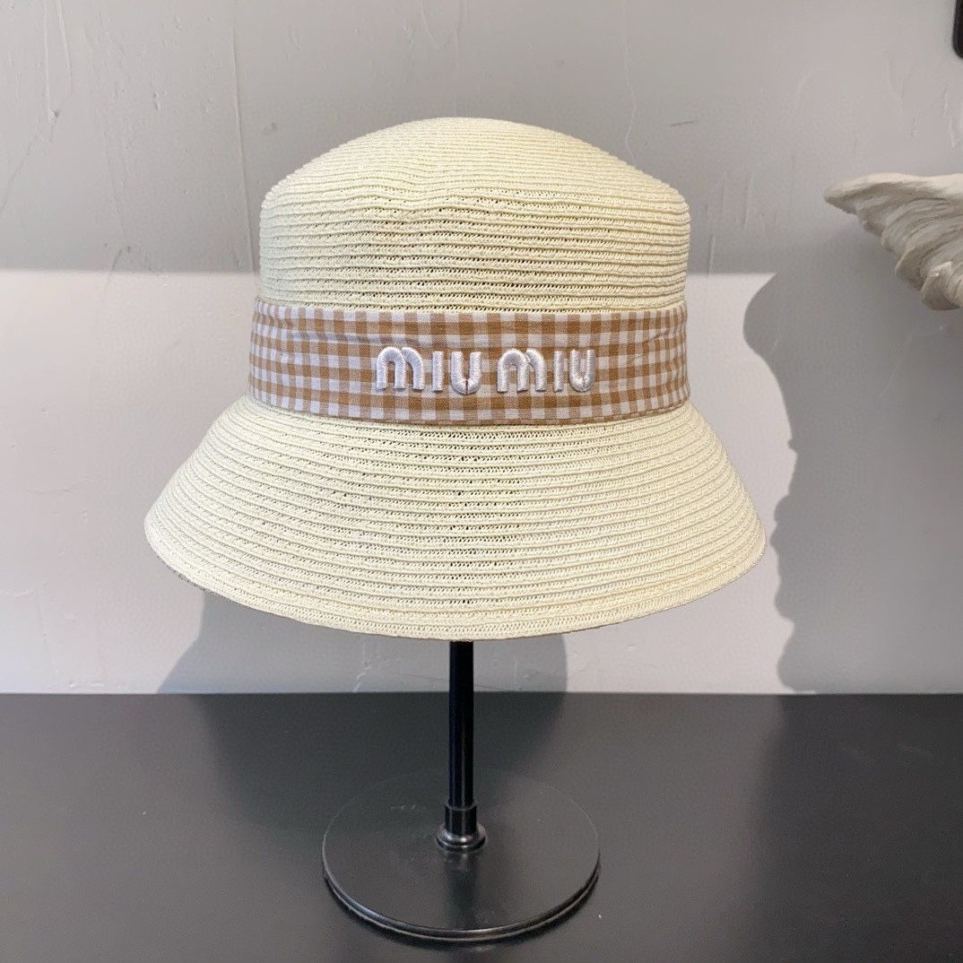 ミュウミュウ 刺繍アルファベットリボン ストローハット 登場?