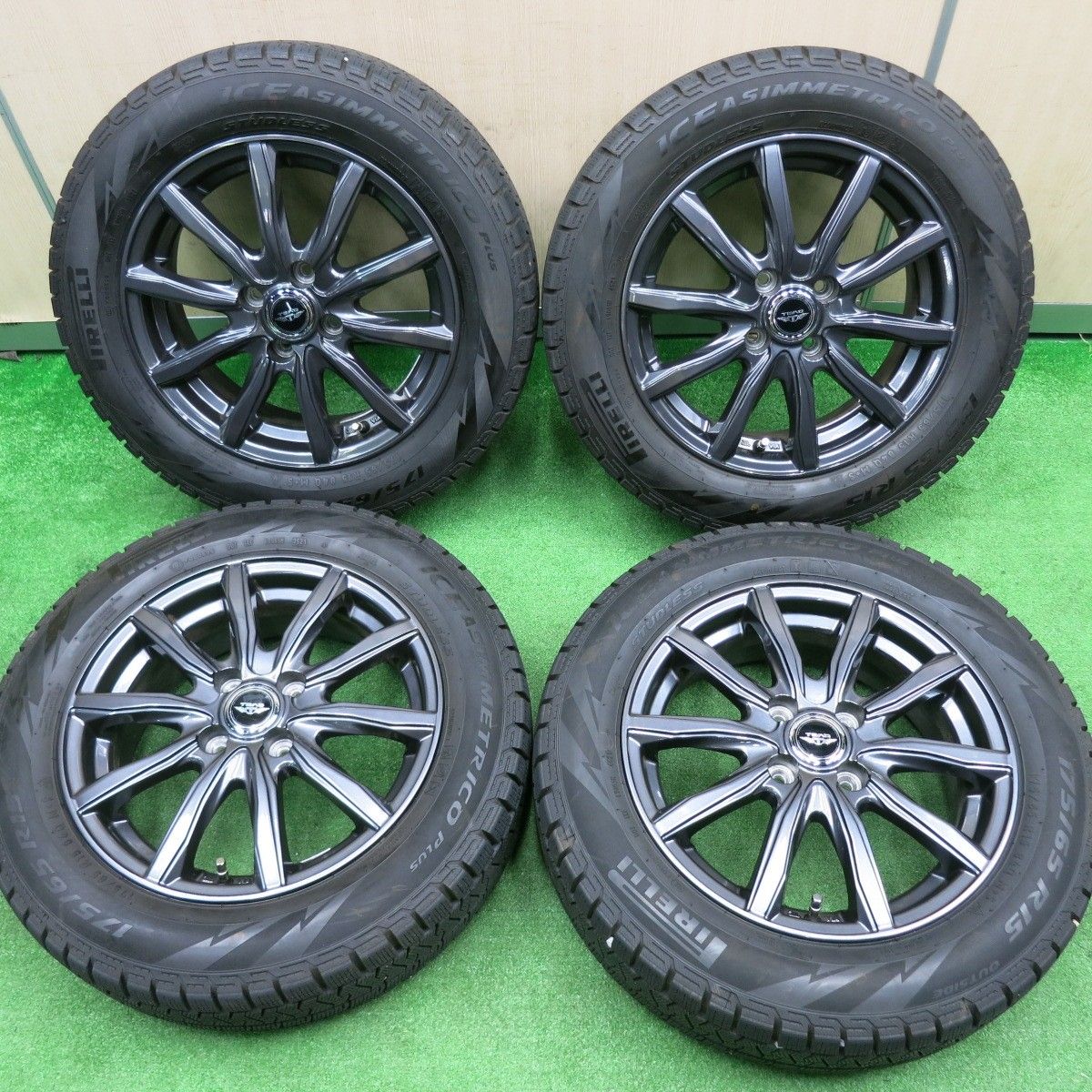 スタッドレス　195/65R15　ブリヂストン　REVOGZ　2015年製　6.5～7.5ミリ　トヨタ　ウィッシュ純正　15×6J+45　100×5穴　4本セット ブリジストンブリザックREVO GZ スタッドレス 195⁄65R15 札幌市