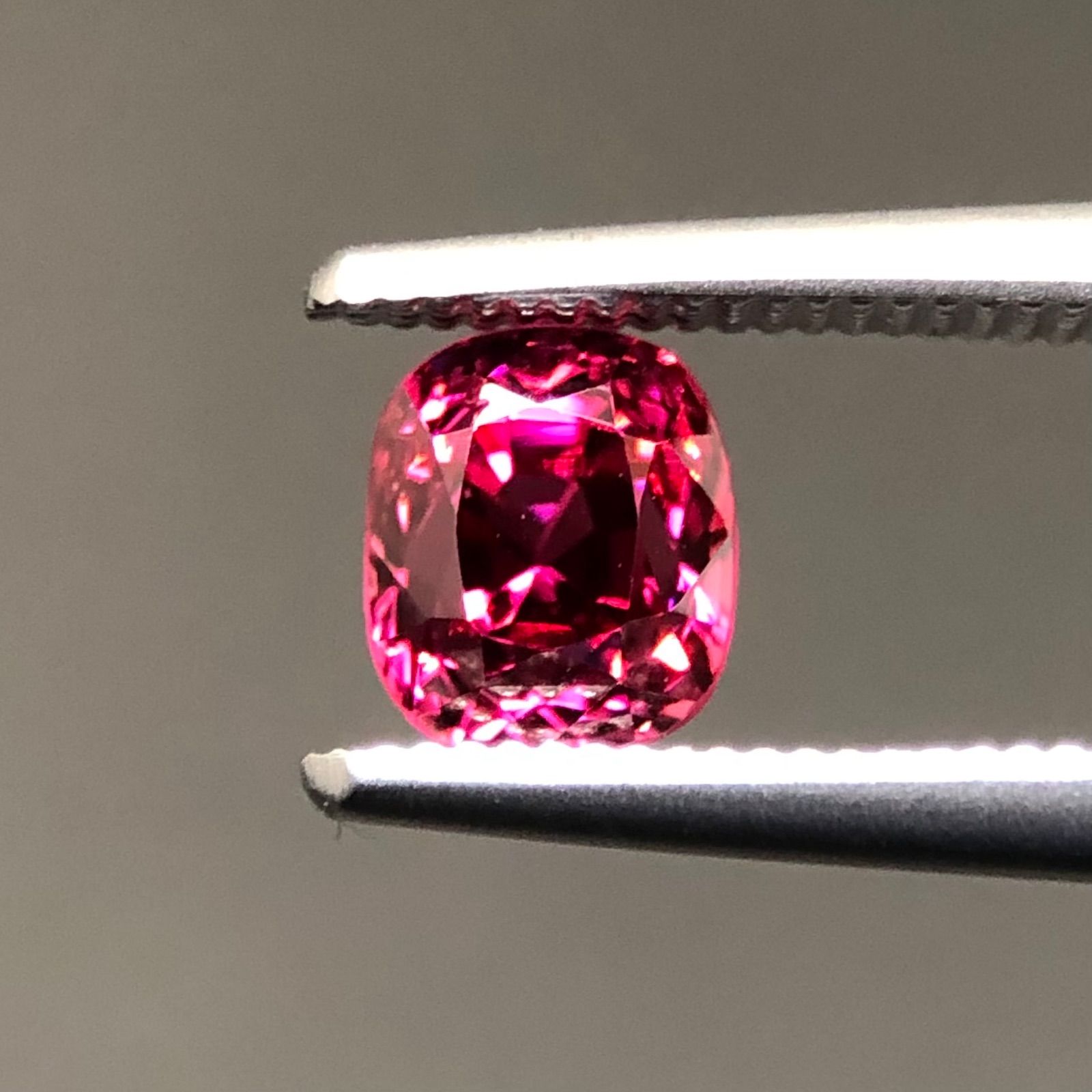 大粒 美しい 天然ピンクスピネルルース 1．418ct ソーティング付