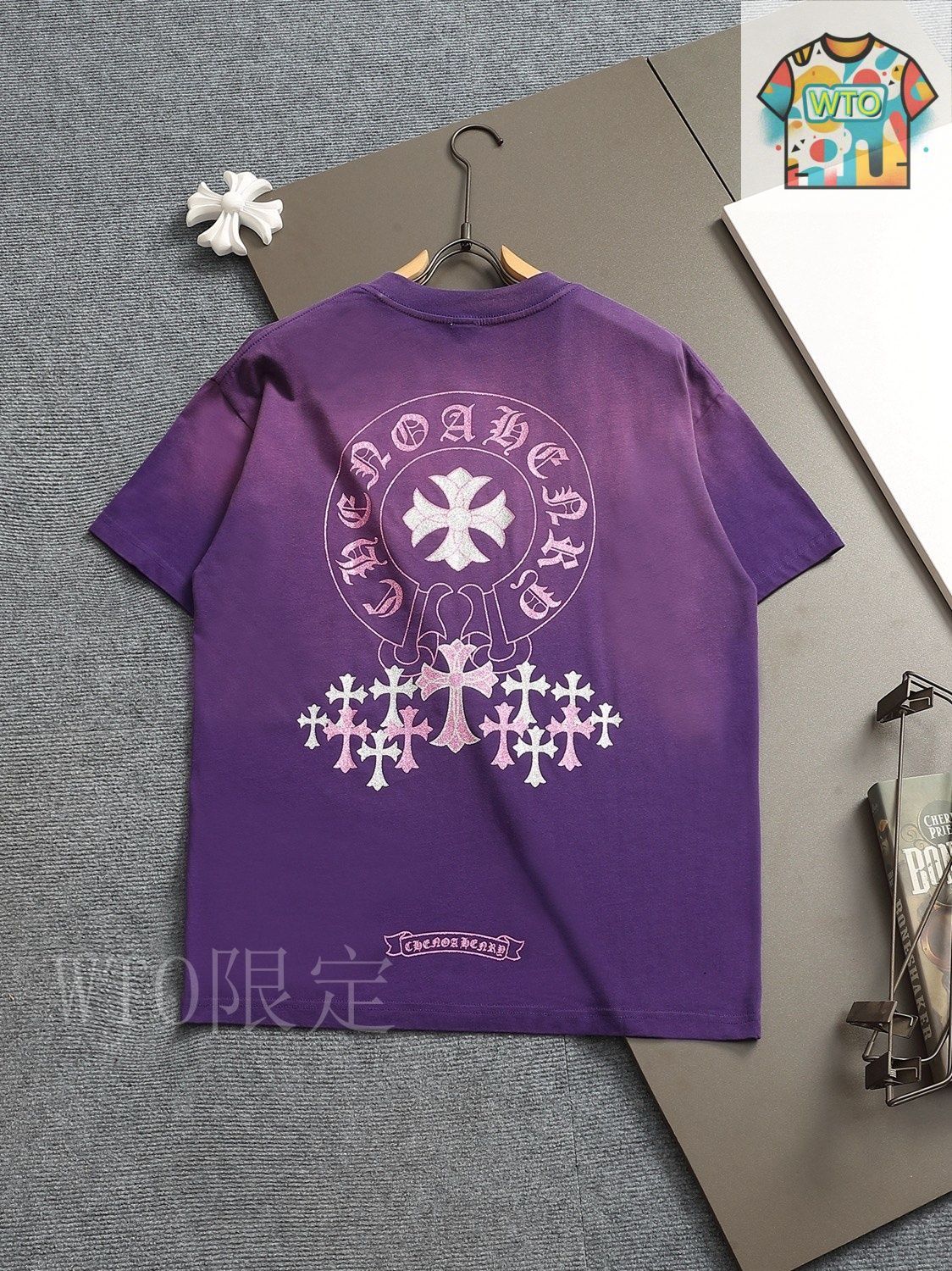 【クロムハーツ CHROME HEARTS】Tシャツ セメタリークロス ピンク Chrome Hearts（Tシャツ/カットソー(半袖/袖なし) ・ ピンク