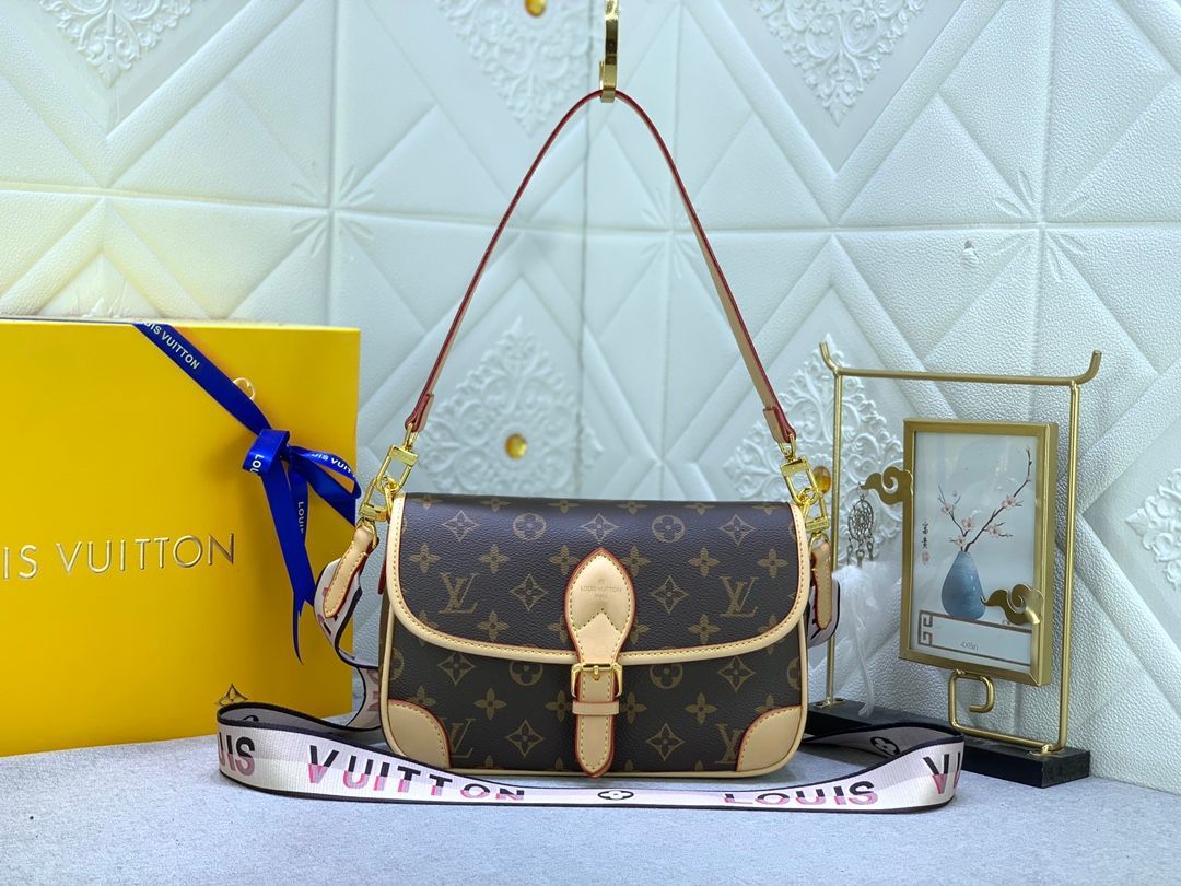 茶色 LOUIS VUITTON ルイヴィトンショルダーバッグ M45985 ディアヌ NM PM モノグラム総柄 - メルカリ