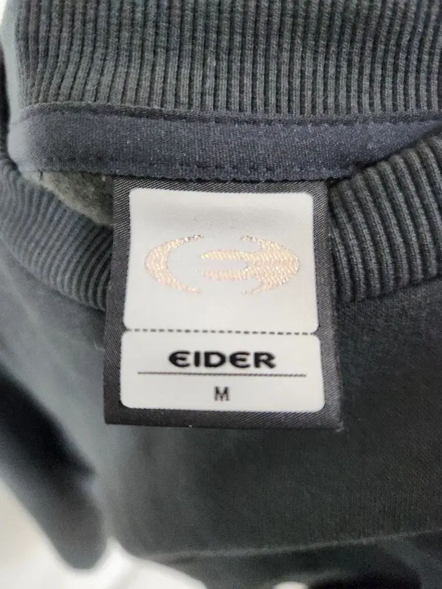 5400円以上で送料無料！ EIDER アイダー フラワー 刺繡 トレーナー Tシャツ ネイビー フォーマルスタイル