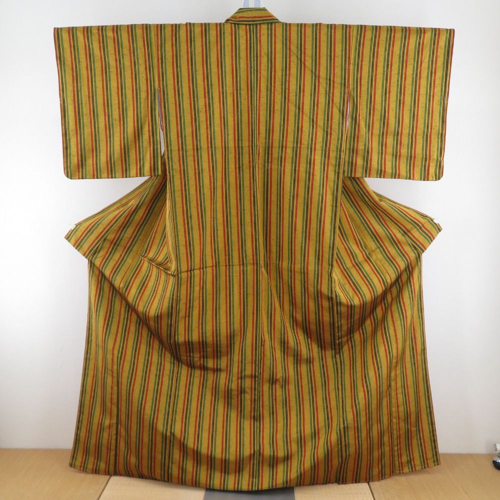 紬 着物 縦縞模様 辛子色ｘ黒色ｘ赤色ｘ緑色 袷 広衿 絹 仕立て上がり着物 身丈164cm