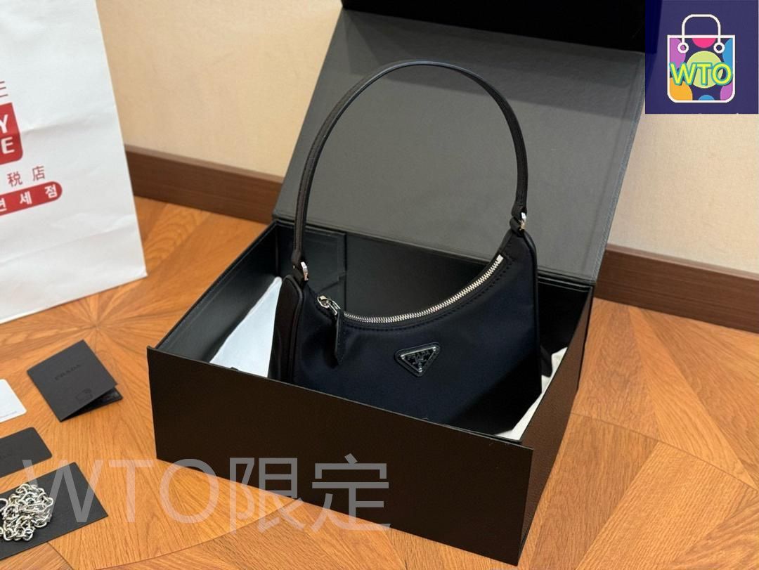 リクたん 　PRADA プラダ　★ 正規品　トートバッグ　ショルダーバッグ PRADA・バッグ・TESSUTO QUILTIN Re-Nylon パデッド