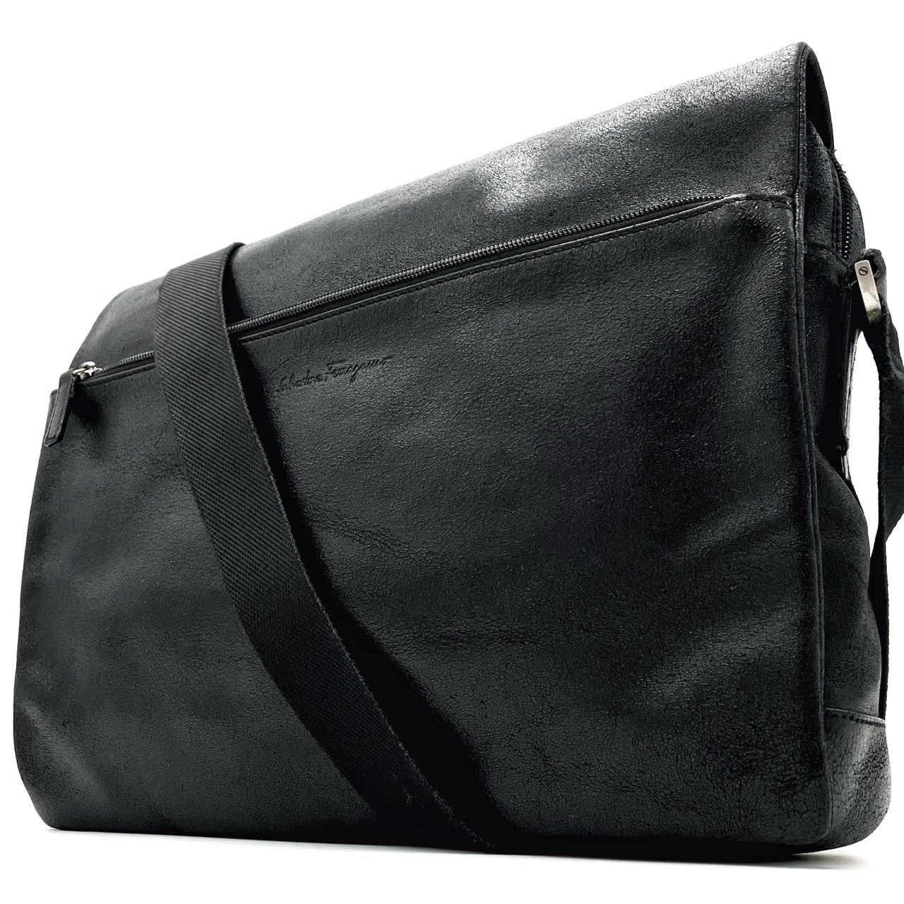 サルヴァトーレフェラガモ ショルダーバッグ メッセンジャー レザー 黒 A4◎ サルヴァトーレフェラガモ ショルダーバッグ メッセンジャー