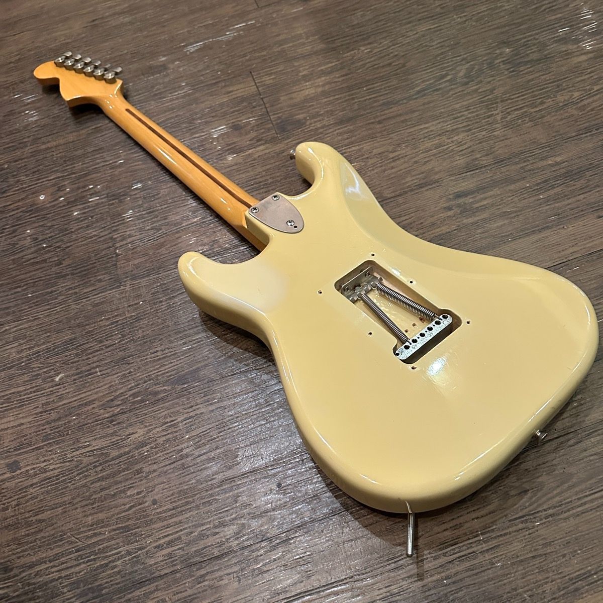 ネ*－様 フェルナンデス Fernandes 石ロゴ ストラトタイプ エレキギタ Fernandes FST-70 Made in Japan Electric Guitar エレキギター