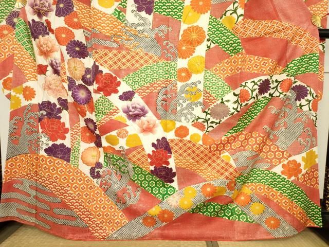 平和屋着物○豪華振袖 駒刺繍 更紗花唐草文 暈し染め 金彩