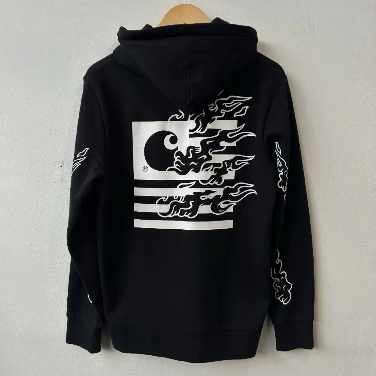中古】 なにも見ていない 名画をめぐる六つの冒険 / ダニエル