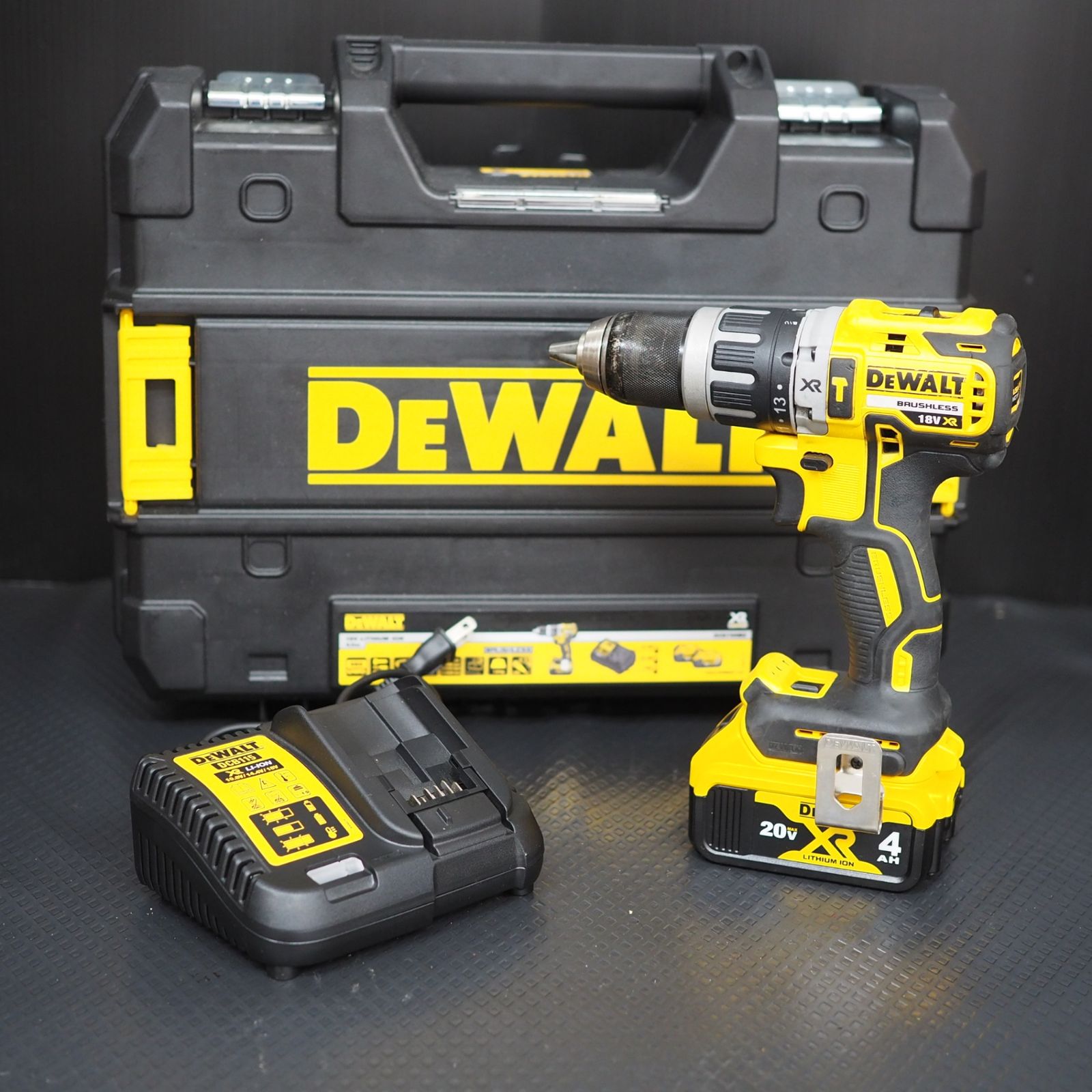 DEWALT|デウォルト 18Vブラシレス振動ドリル DCD796M2-JP 鴻巣店