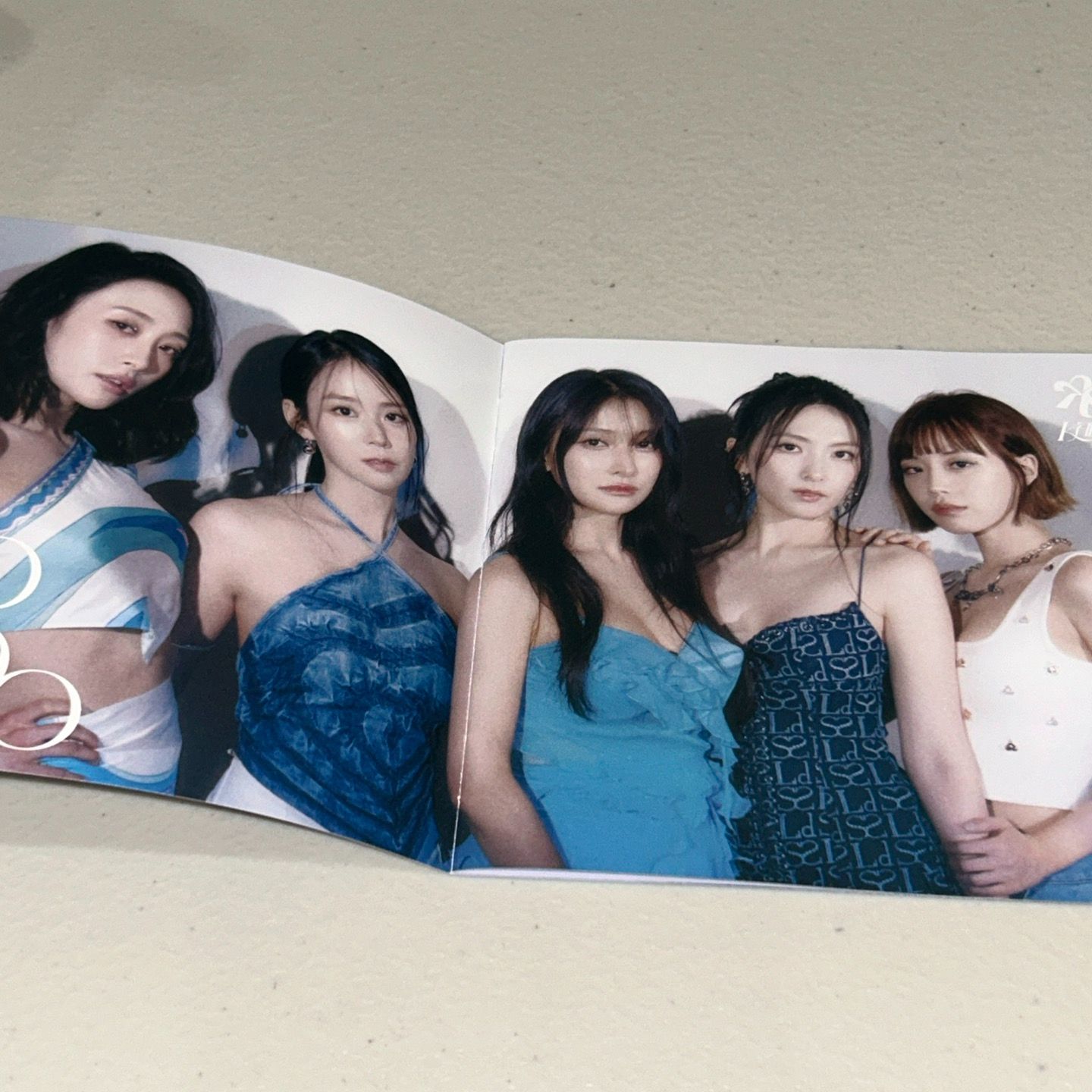 KARA直筆サイン「I DO I DO」通常盤 KARA 直筆サイン 日本発売「I DO I DO」通常盤 - メルカリ