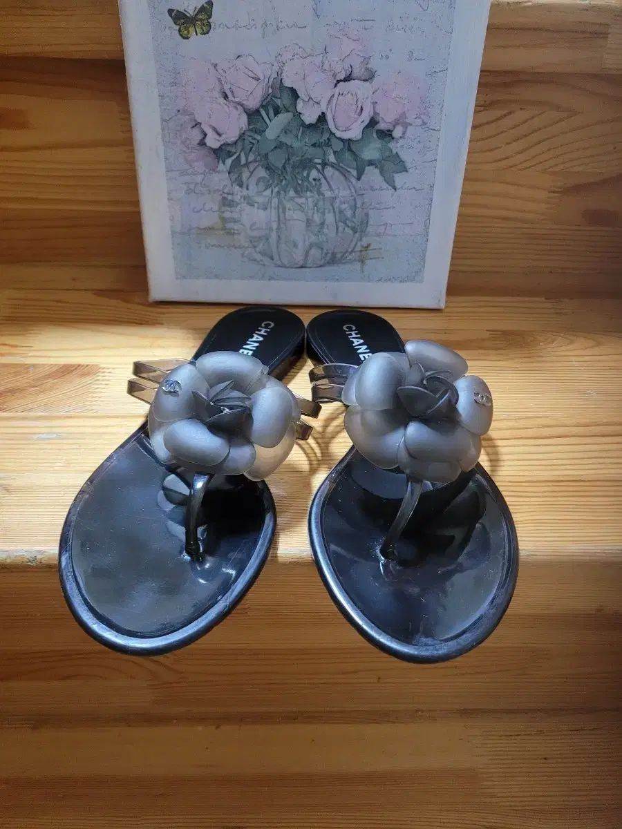 CHANEL(シャネル) カメリア 黒 ビーチサンダル スリッパ 韓国 スリッパ