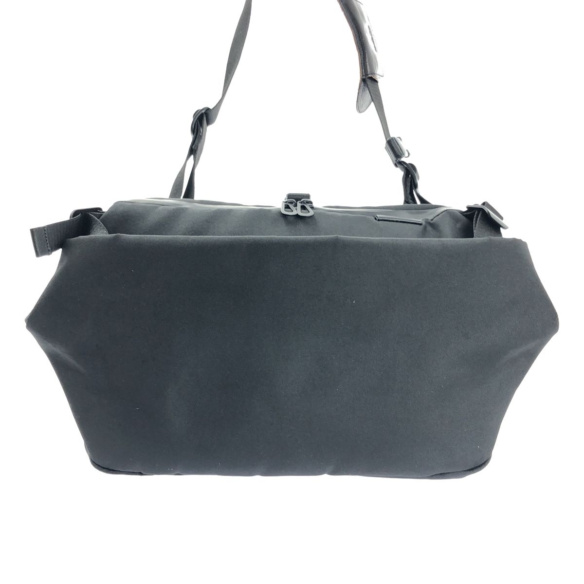 Cote&Ciel コートエシエル メッセンジャーバッグ ショルダーバッグ　黒 cote&ciel / コートエシエル | ナイロン メッセンジャーバッグ