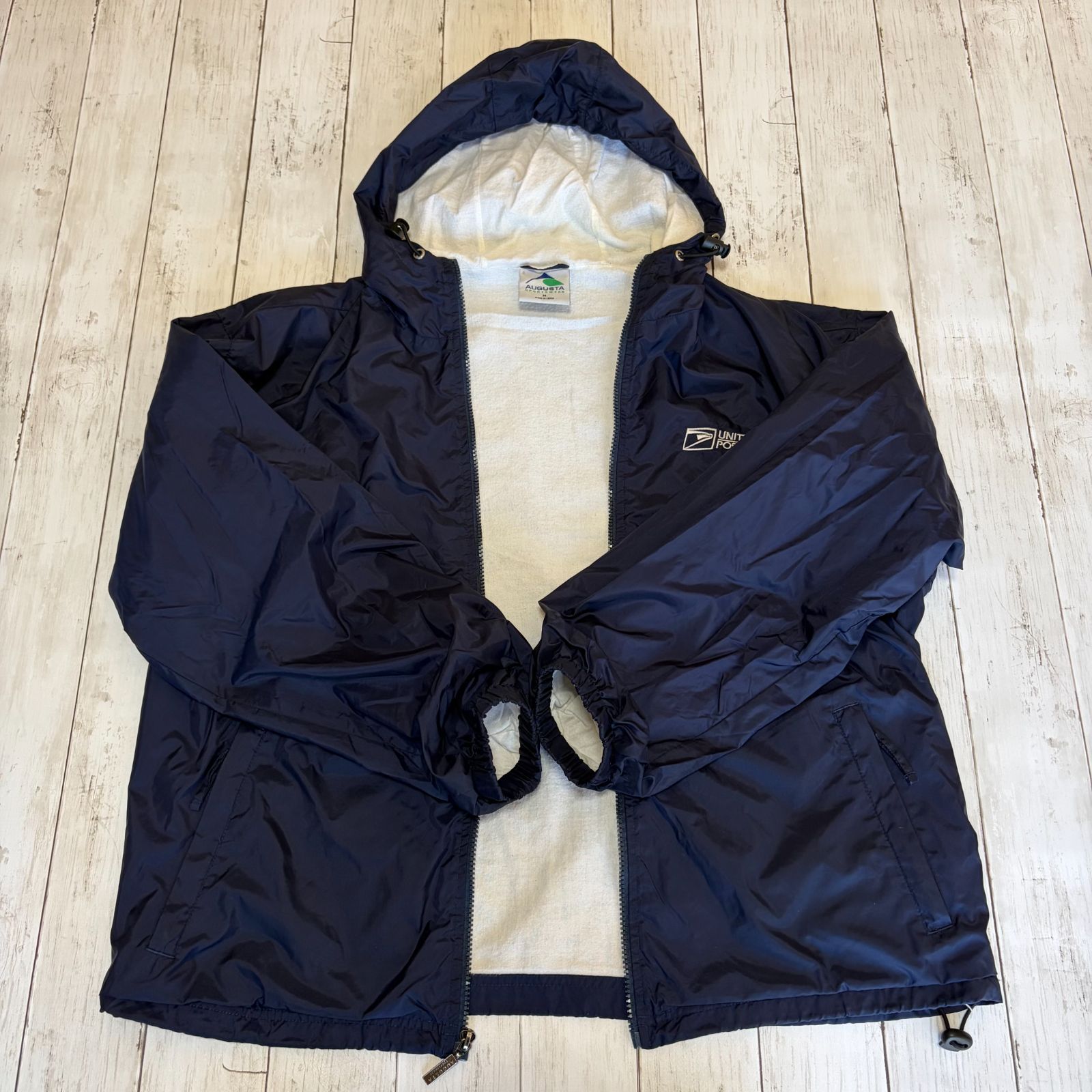 ナイロンジャケット