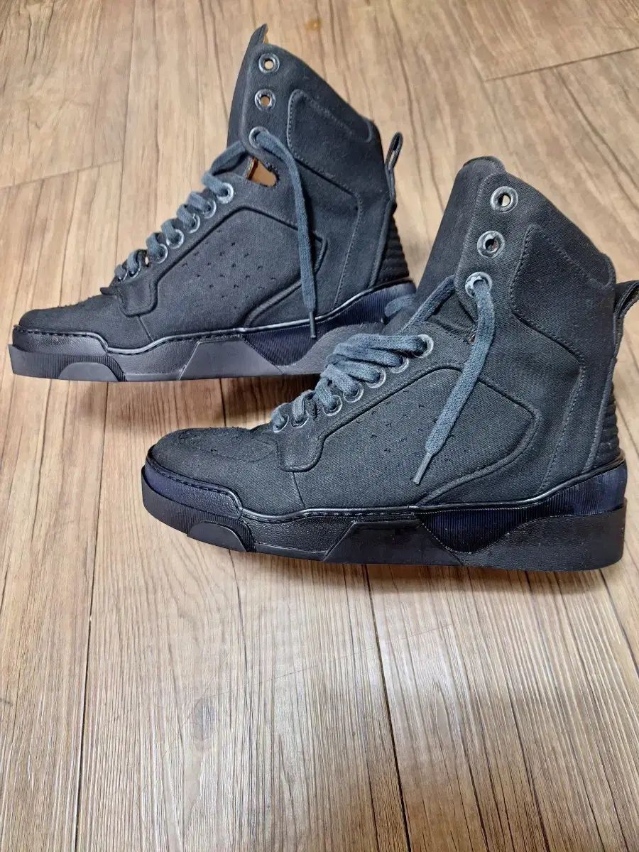 GIVENCHY(ジバンシィ) ハイトップ