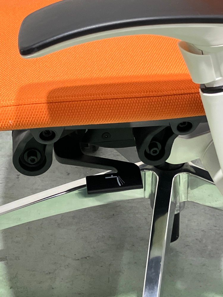 可動肘付セレーオチェア KF-577JB