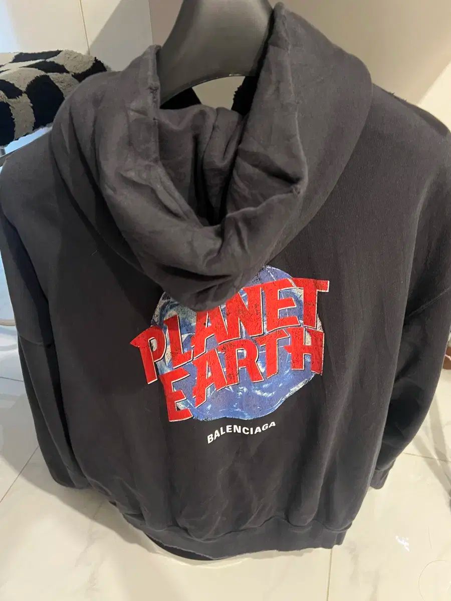 BALENCIAGA プラネットアース パーカー BALENCIAGA*自由なスタイル*プラネット アース ジップパーカー