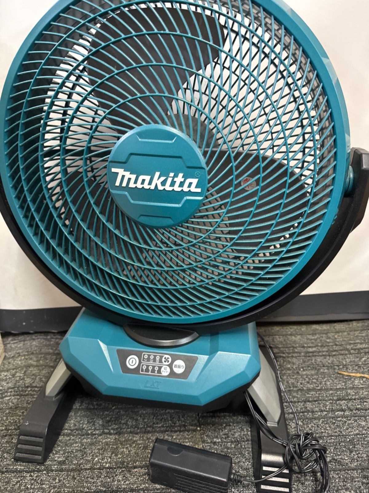 マキタ　充電式扇風機　CF301D マキタ CF301DZ 充電式産業扇 ウエダ金物【公式サイト】