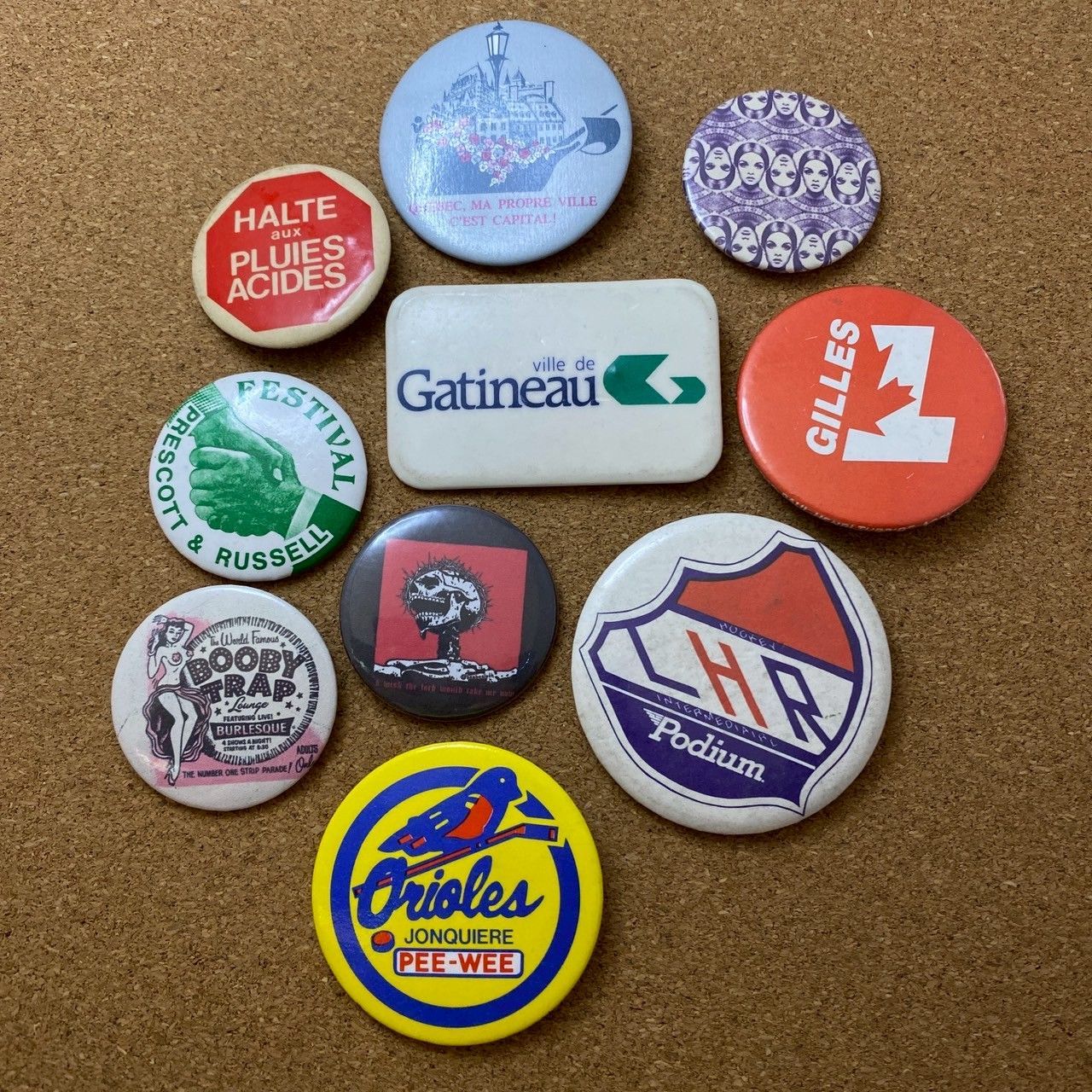 古着卸】ビンテージ 缶バッジ 107個 まとめ売り 仕入 アメリカ