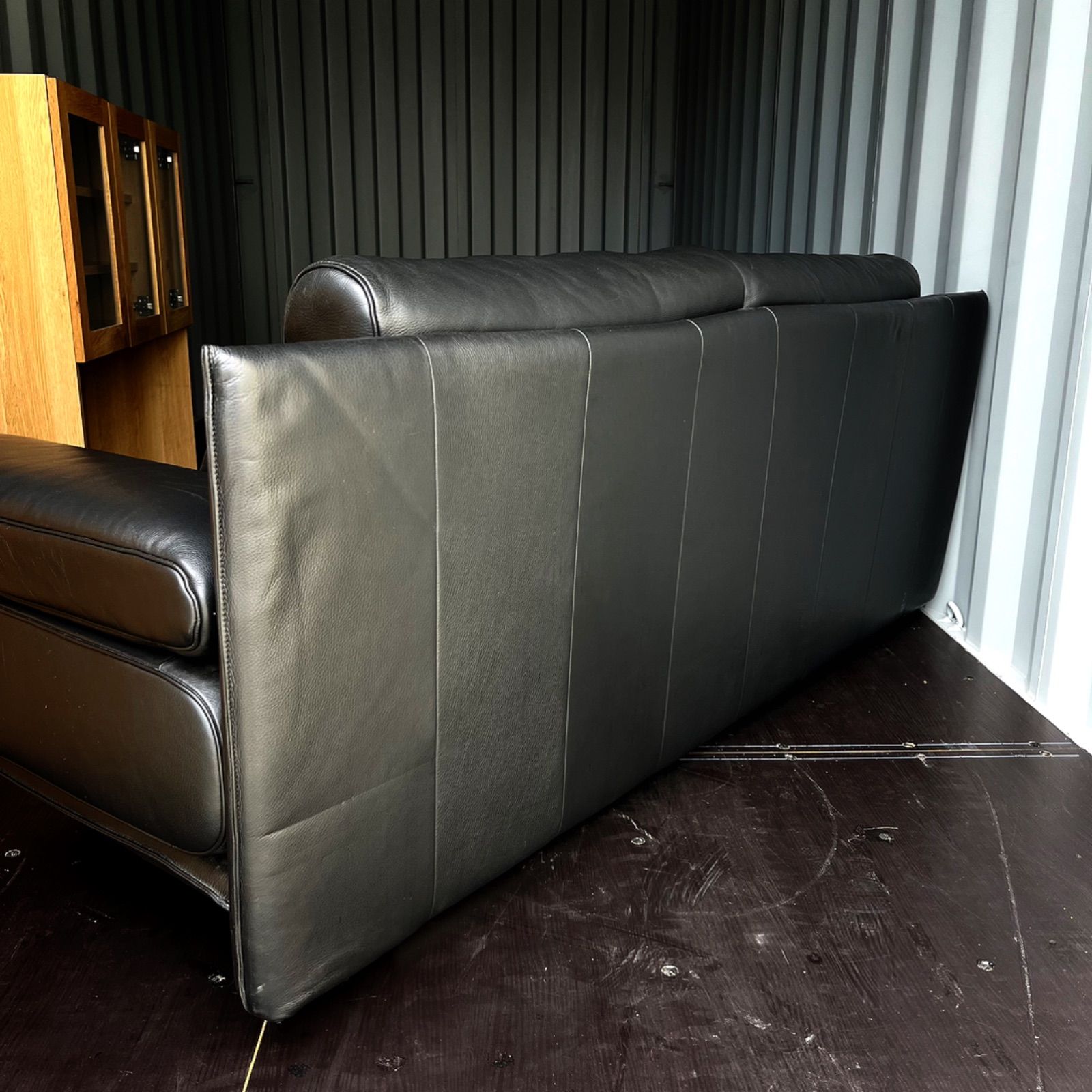 取付無料！ロルフベンツ 総本革 ブラックモダン クッション付き高級