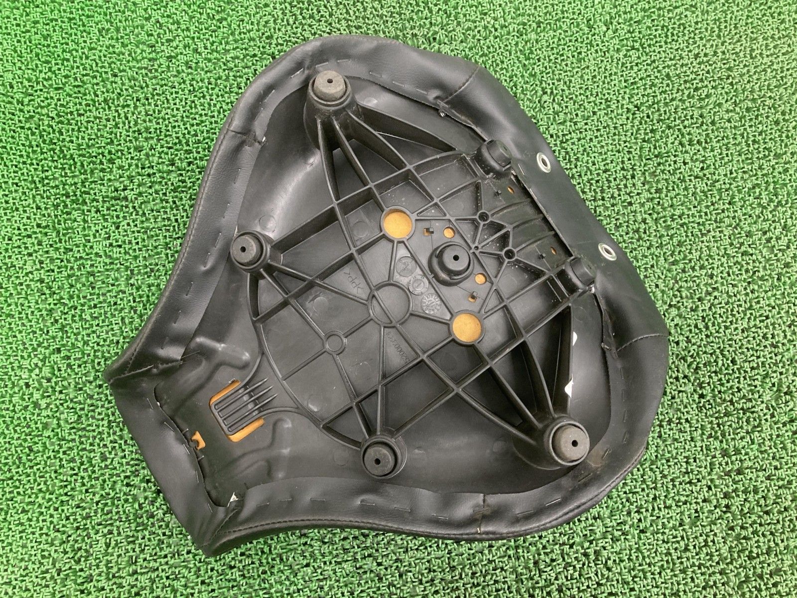 FLFBS フロントシート 52000333 ハーレー 純正 バイク 部品 ソフテイル