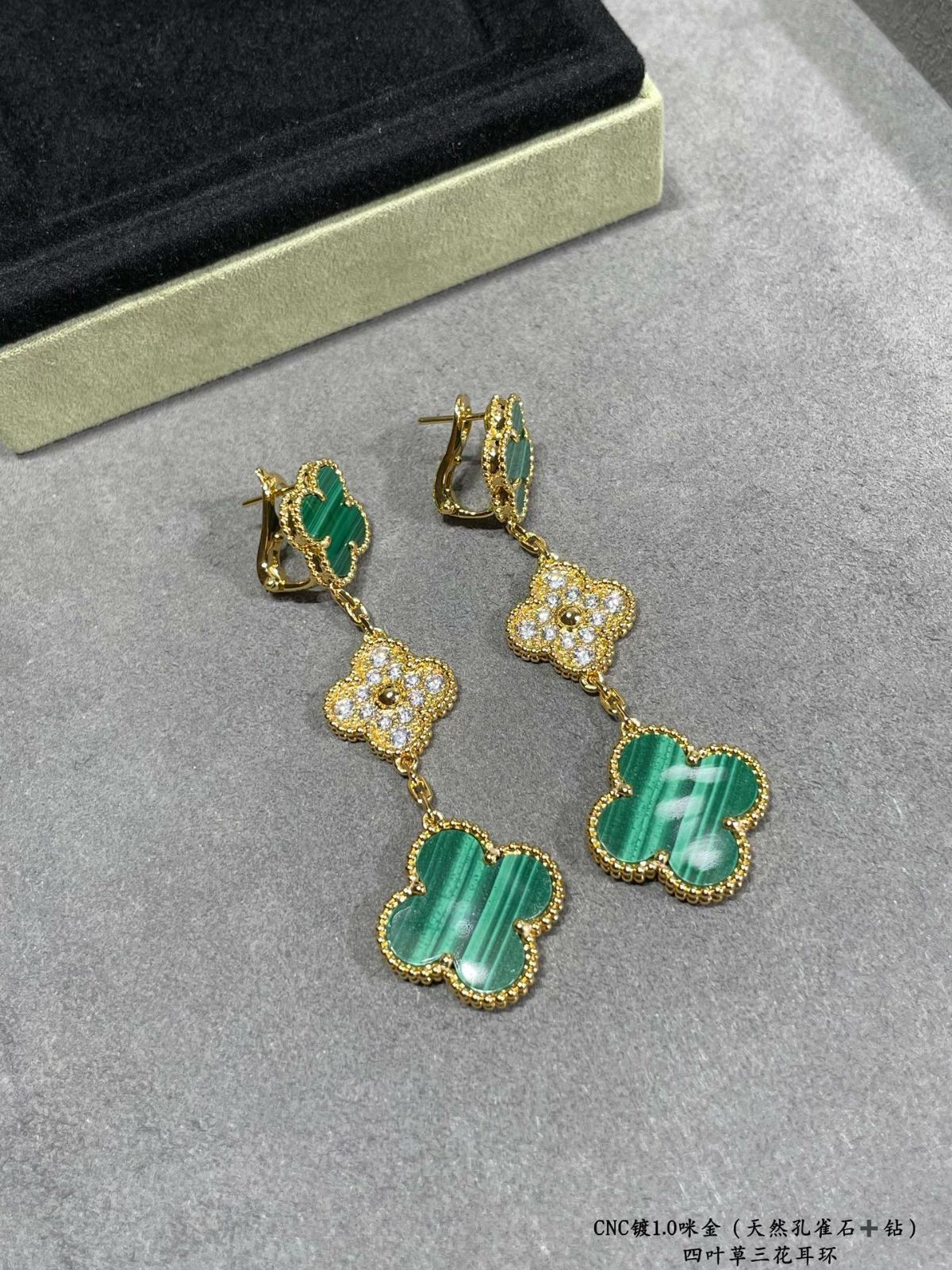 【本店】ギフト大人気♡VanCleef マラカイトイヤークリップ Van Cleef & Arpels] アルハンブラ マラカイト イヤークリップ