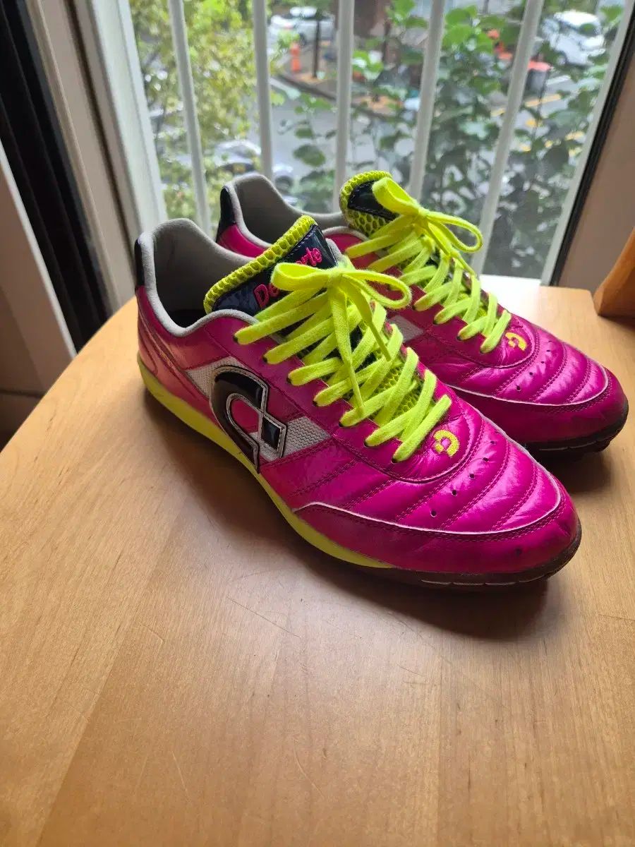 Desporte サッカーシューズ ピンク 蛍光 スニーカー USTAUSTRALIA_COM_AU