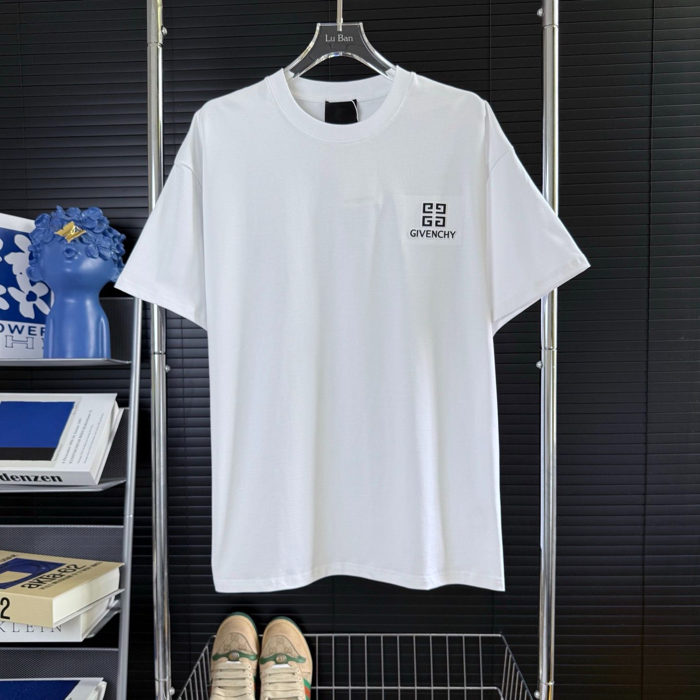 Givenchy ジバンシー 2025 エンボスプリント レターロゴ 半袖Tシャツ