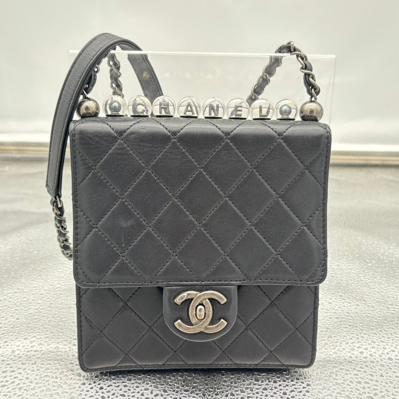CHANEL シルバー チェック柄 クラッチバッグ Clutch with chain - メタリック カーフスキン、シルバー