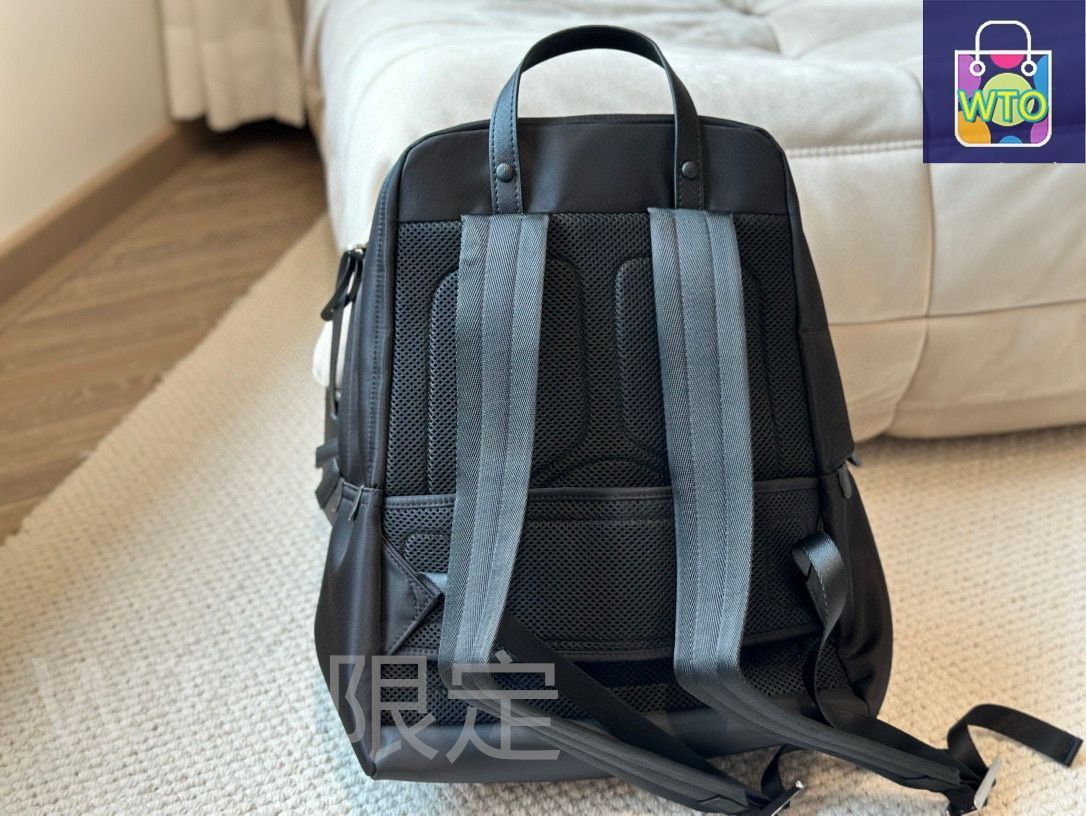 今日特価】PRADA Men's Nylon Backpack ナイロンパラシュート