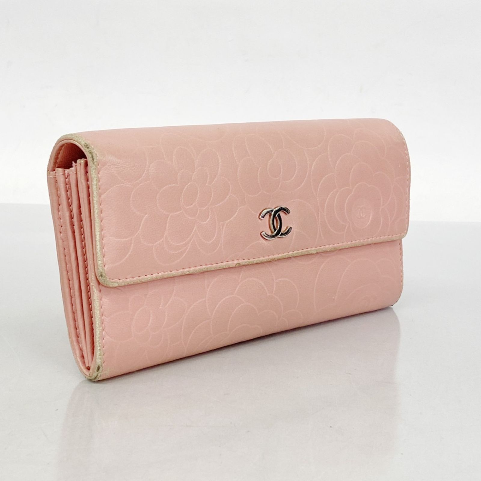 CHANEL カメリアラムスキンピンク シャネル(Chanel) シャネル 長財布 カメリア ラムスキン ピンク
