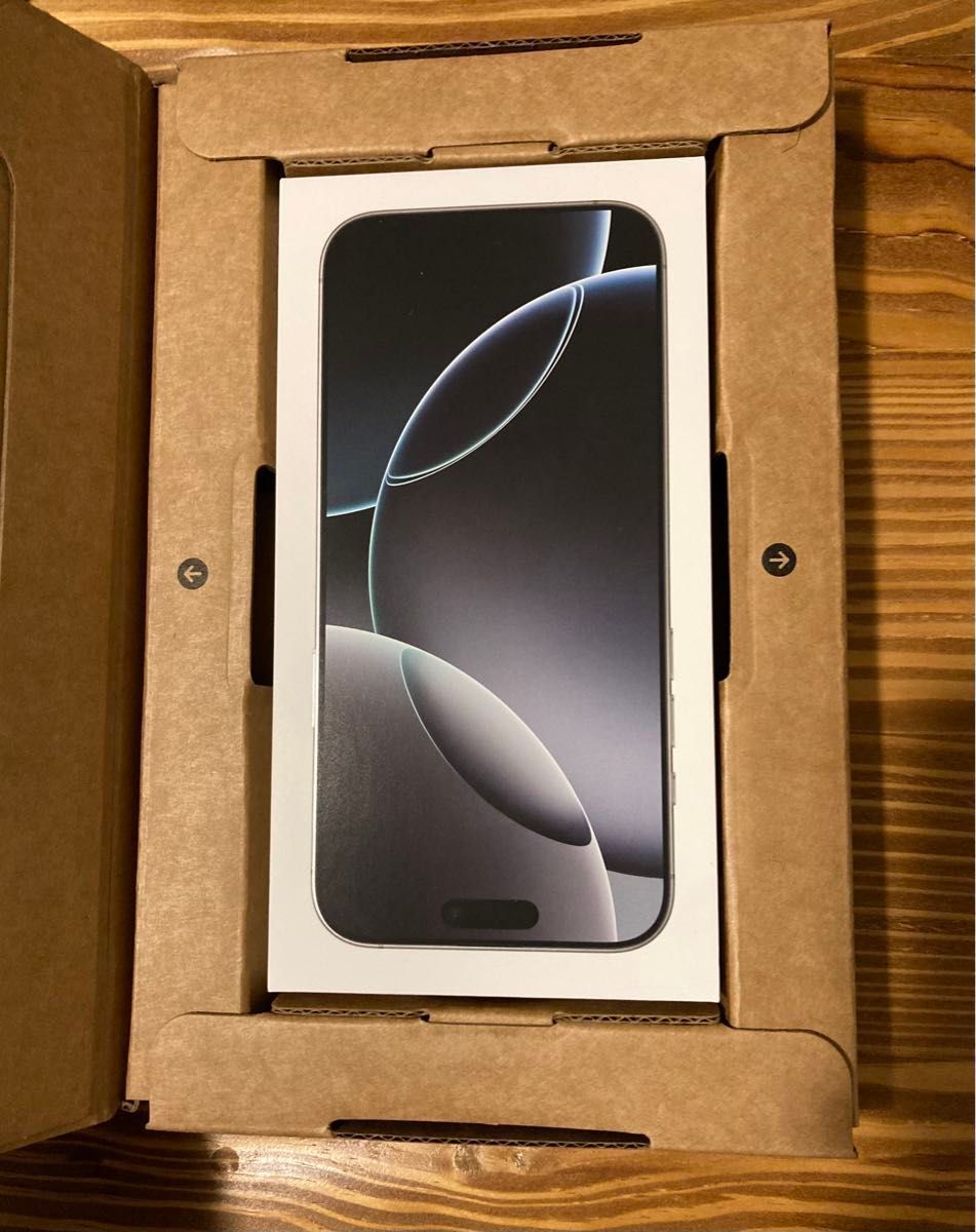 iPhone16 Pro Max 512GB ホワイトチタニウム SIMフリーモデル