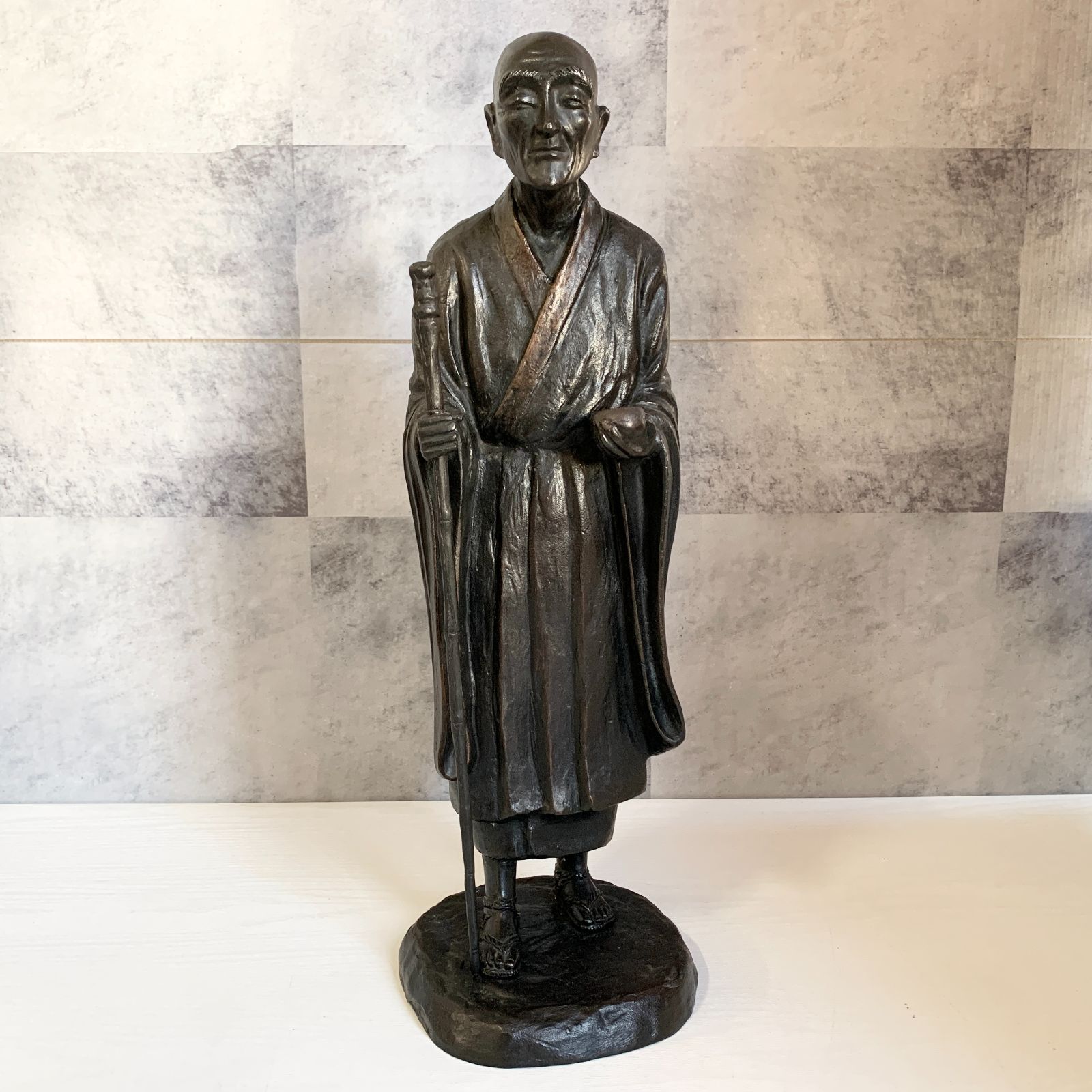 お坊さん像 照雲作 金属製 良寛像 仏教 修行僧 修験者黒 和室 リビング 置き物 インテリア