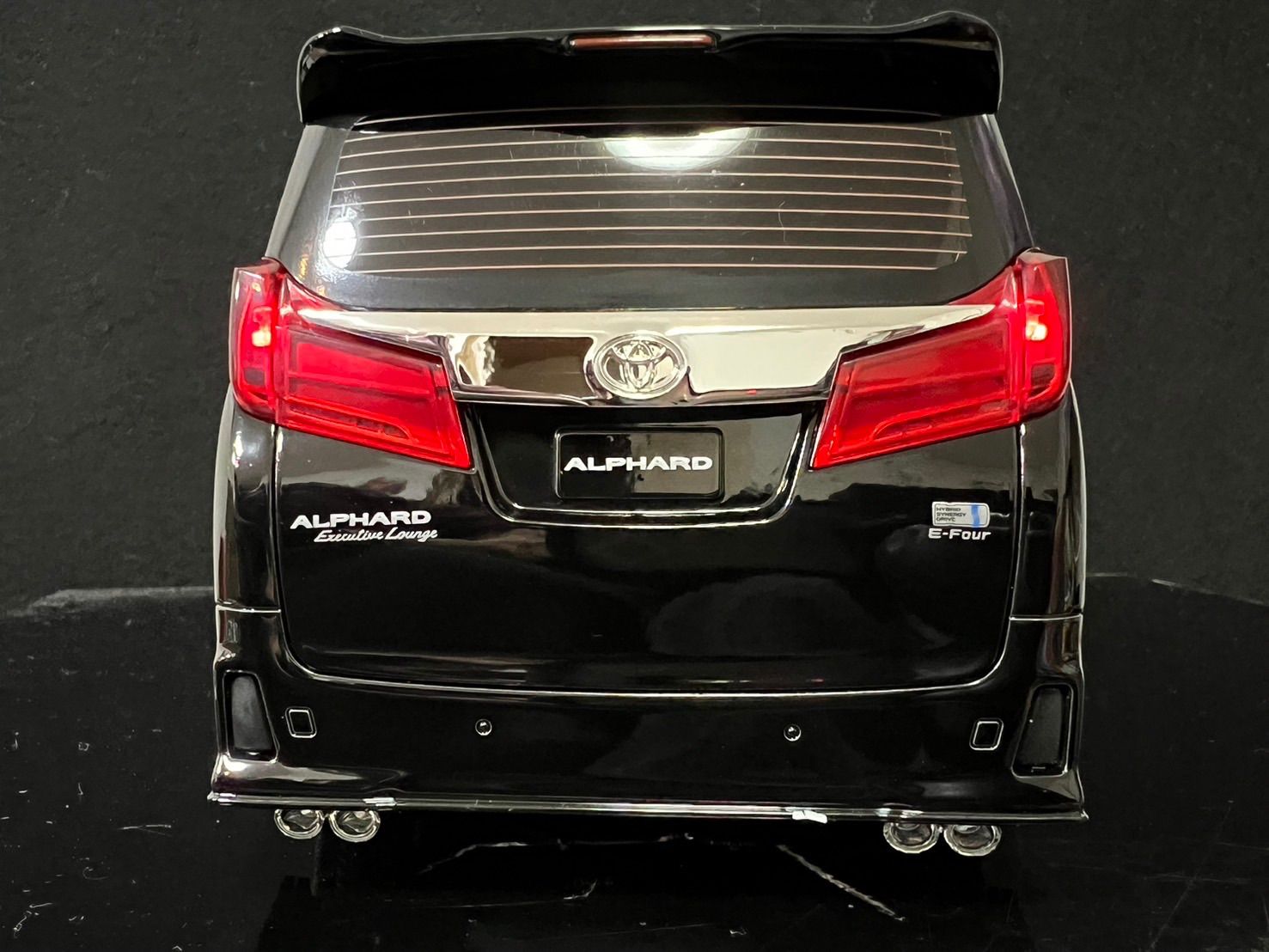 トヨタ TOYOTA アルファード 1/18 ミニカー ブラック H172 - メルカリ 