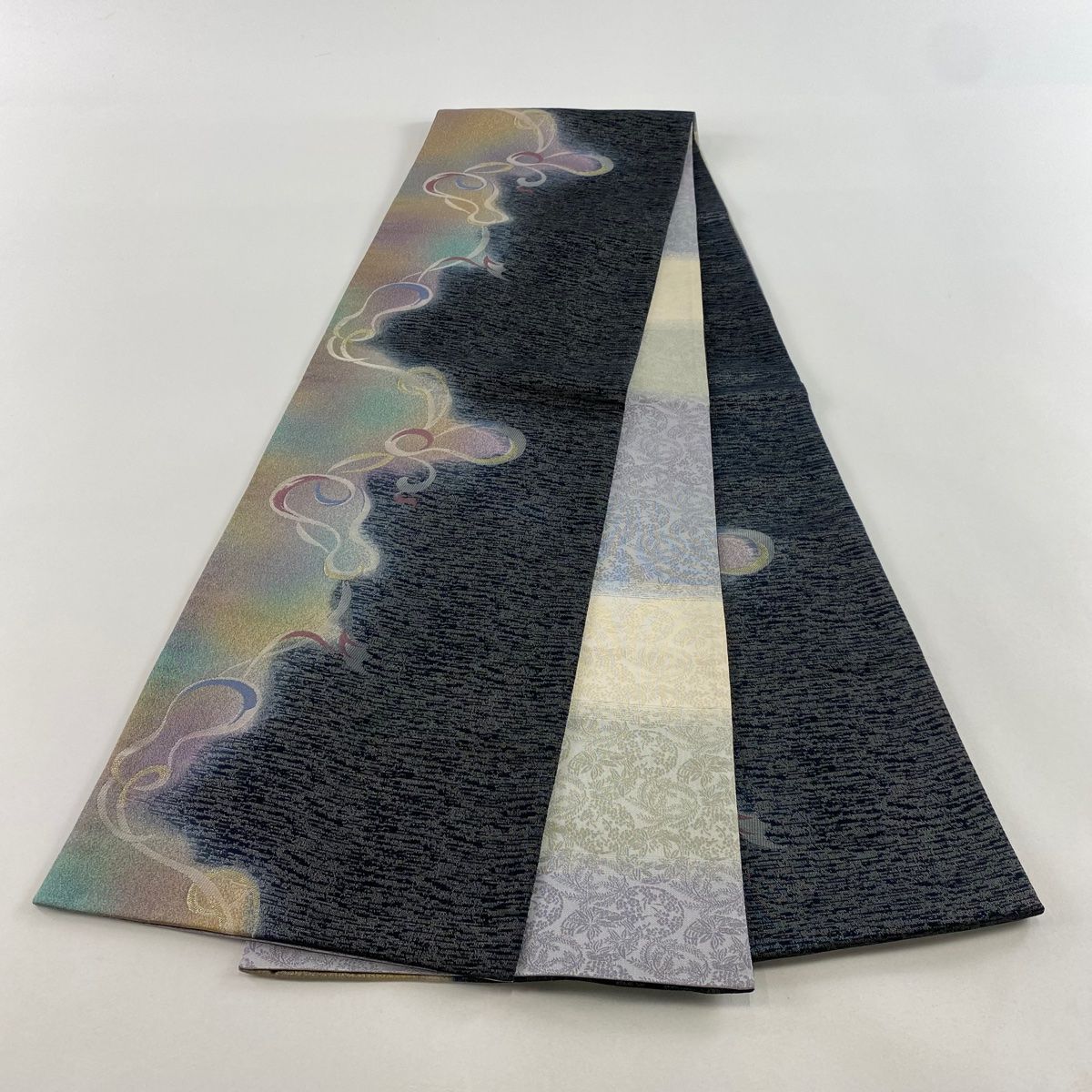 袋帯 美品 名品 唐草 幾何学模様 金銀糸 ぼかし 黒 全通 正絹