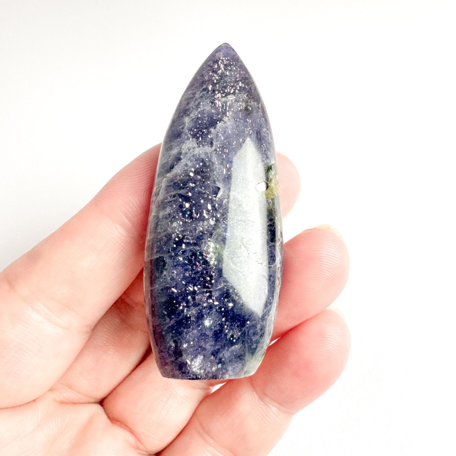 タンザニア産　ブラッドショットアイオライト ブラッドショットアイオライト 7.99ct タンザニア産 | One Loose